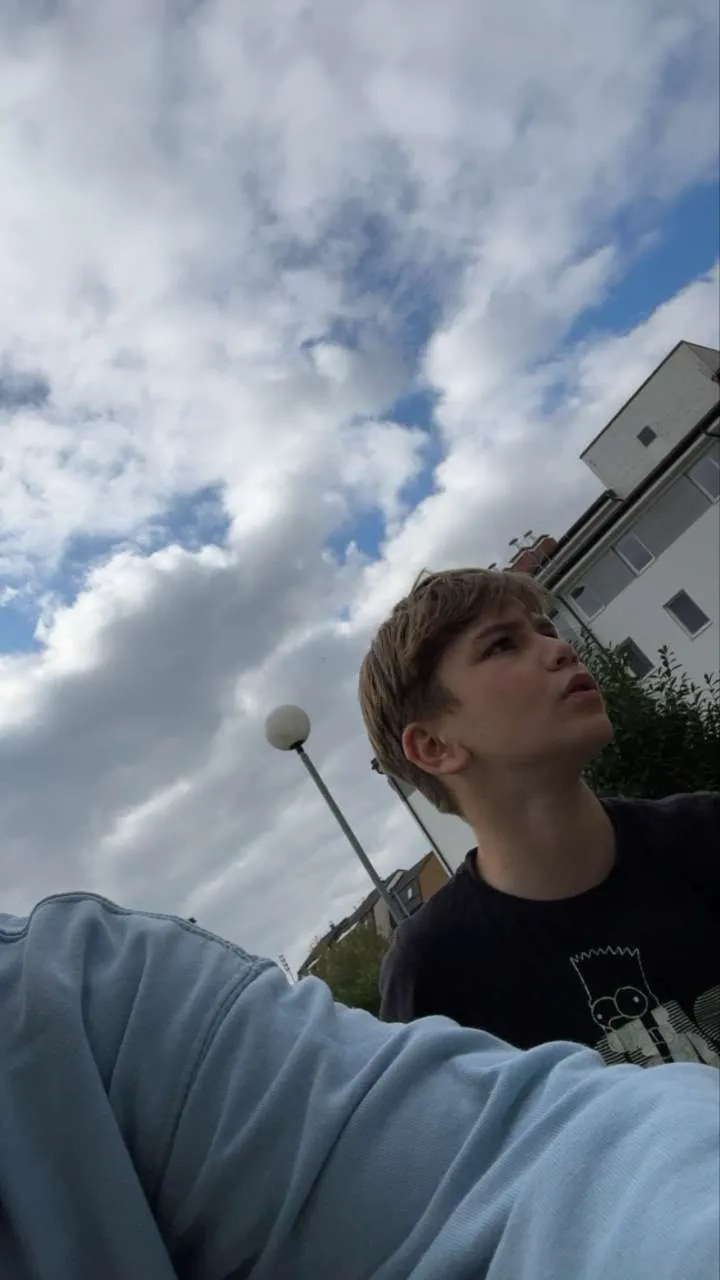 ai character: Ethan background