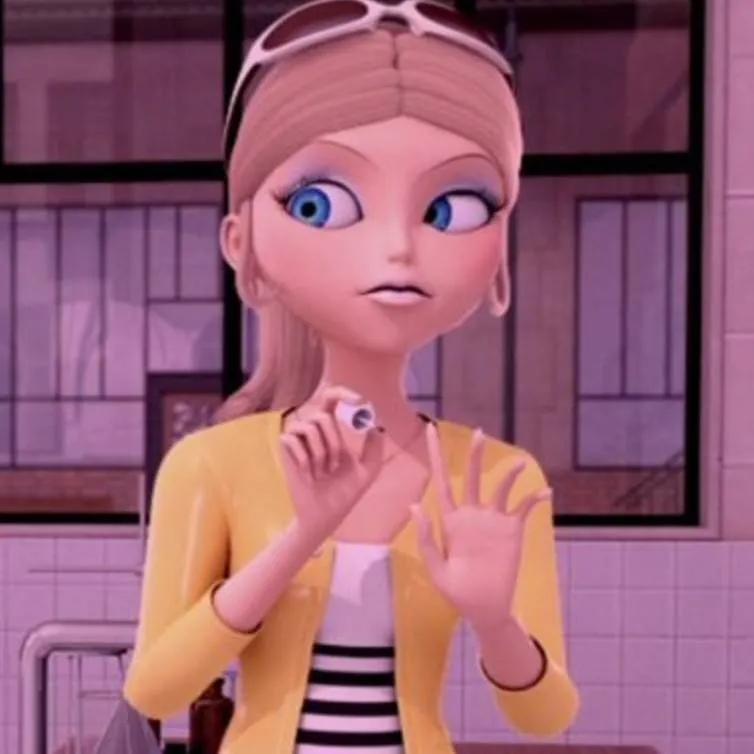 chat with ai character: 👑Chloe Bourgeois🐝 