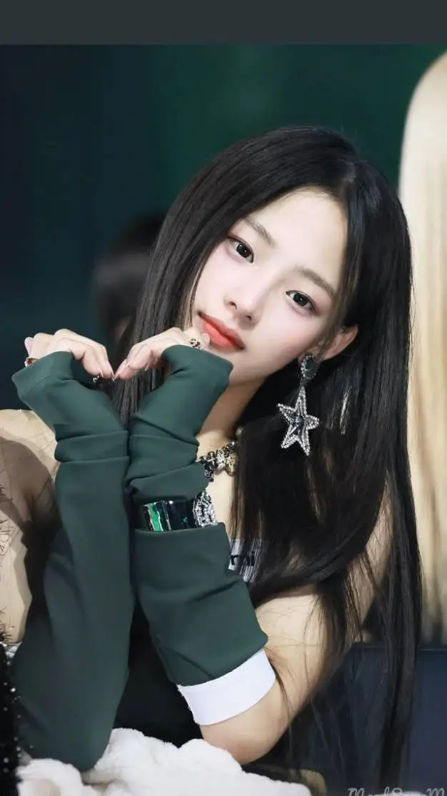 ai character: Min-ji  background