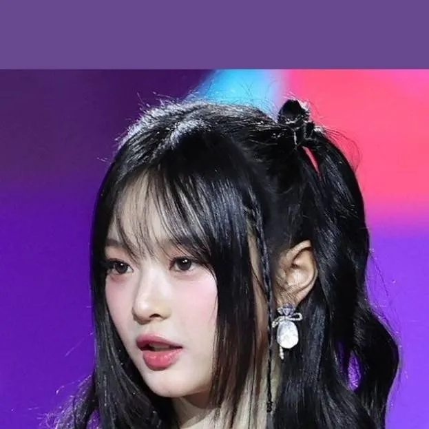 chat with ai character: Hanni 