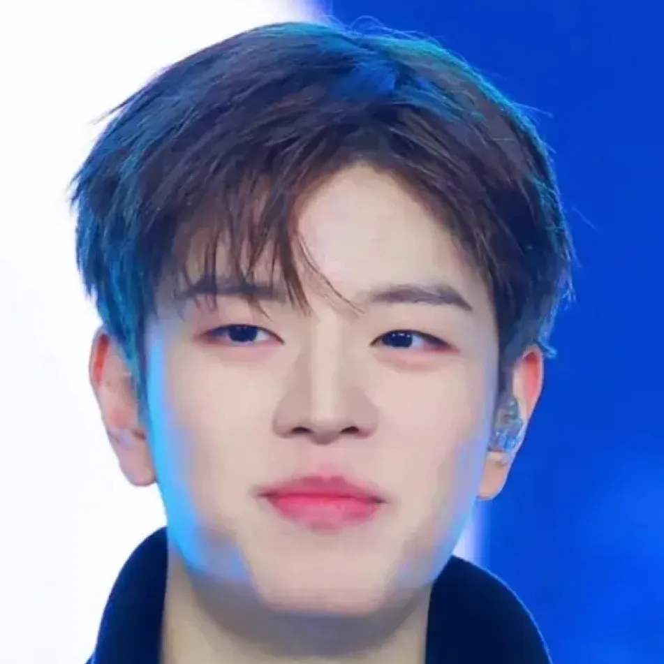 chat with ai character: Skz!