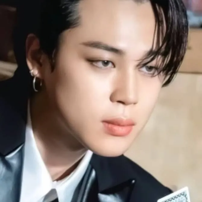 chat with ai character: vampire king jimin