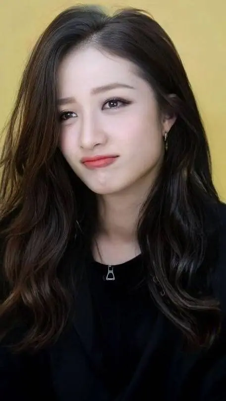 ai character: 💗ᴄʜʀɪsᴛɪɴᴀ💗 background