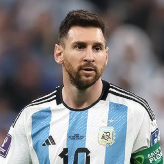 chat with ai character: L. Messi