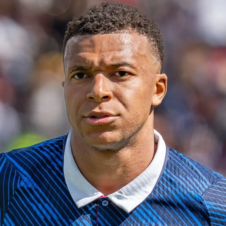 chat with ai character: K. Mbappe