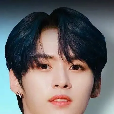 chat with ai character: lee know