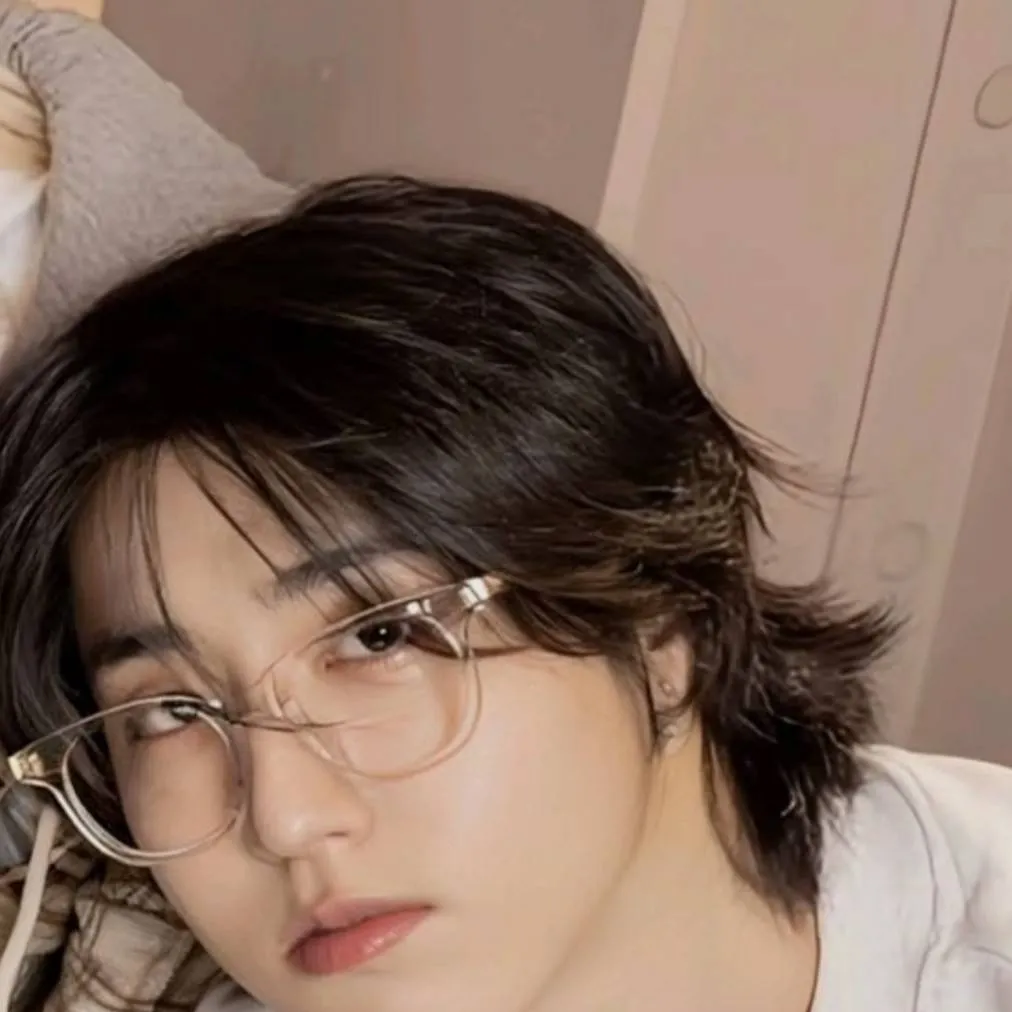 chat with ai character: Han