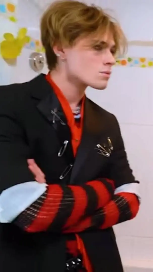 ai character: tajler background