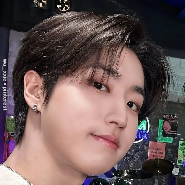 chat with ai character: ✨️Han✨️