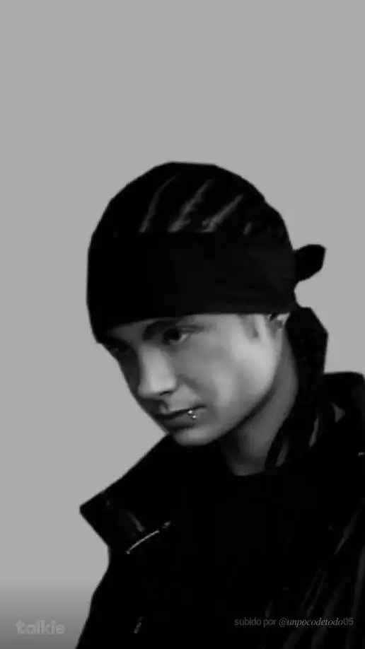 ai character: 🌑🌚Tom kaulitz🌚🌑 background