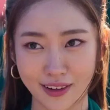 chat with ai character: Kang mi-na