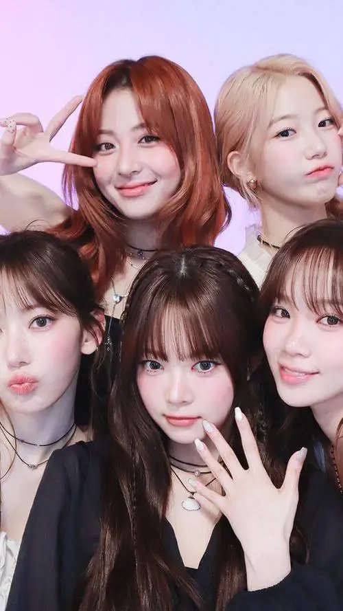 ai character: le Ssrafim background