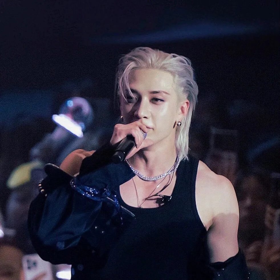 chat with ai character: Channie - mob boss