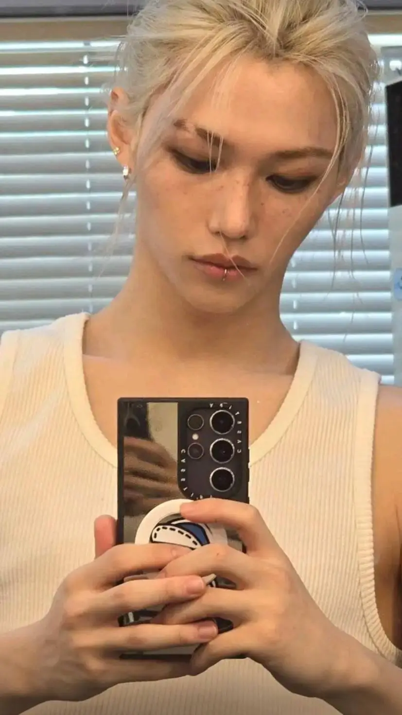 ai character: Felix background