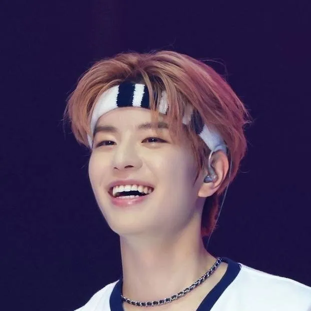 chat with ai character: seungmin 