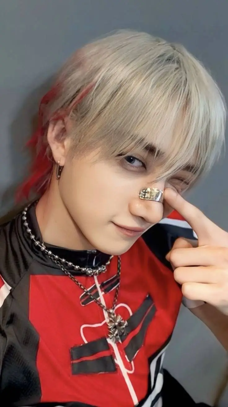 ai character: Bangchan  background