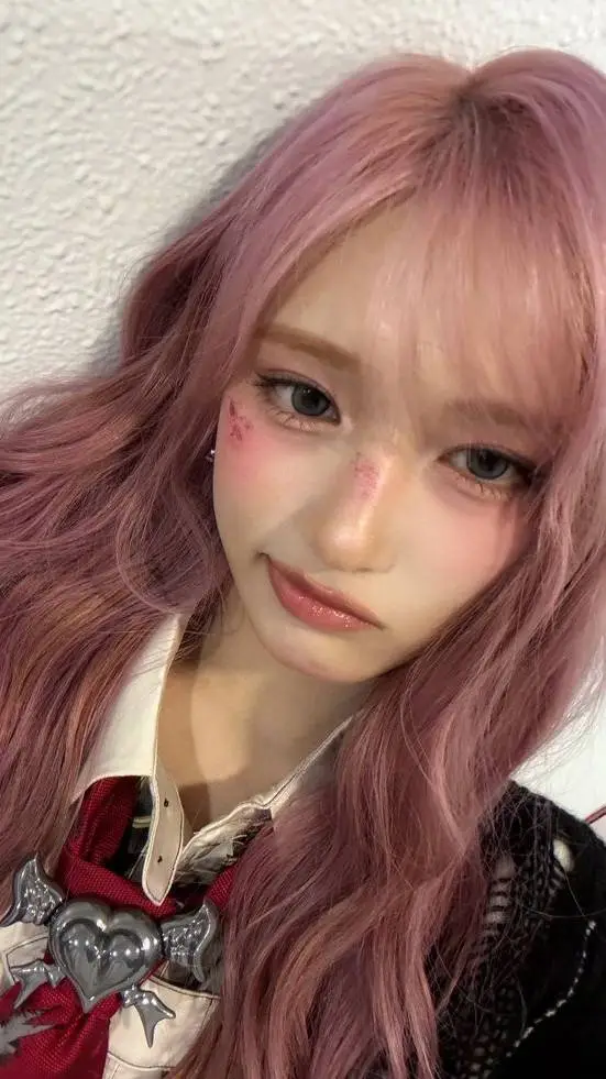 ai character: Leeseo  background