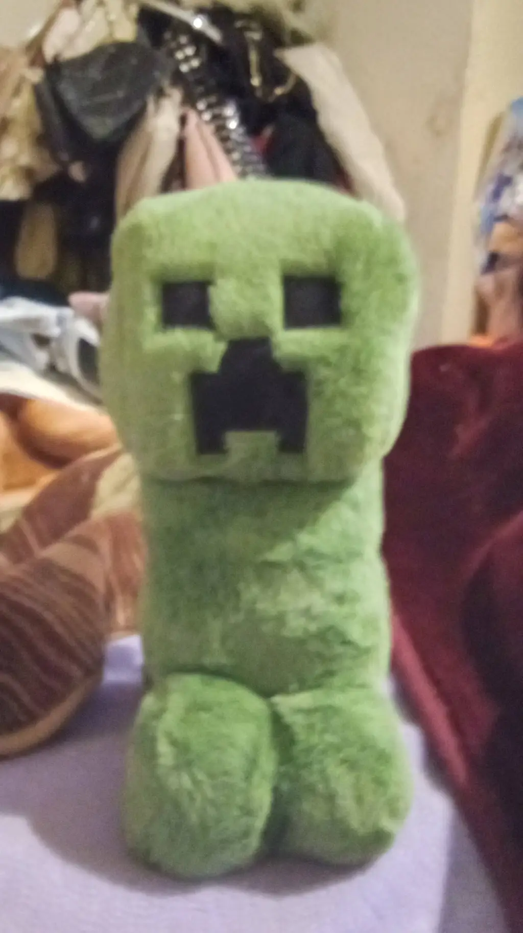 ai character: creeper peluche  background