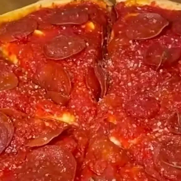 chat with ai character: Chicagostuff pizza