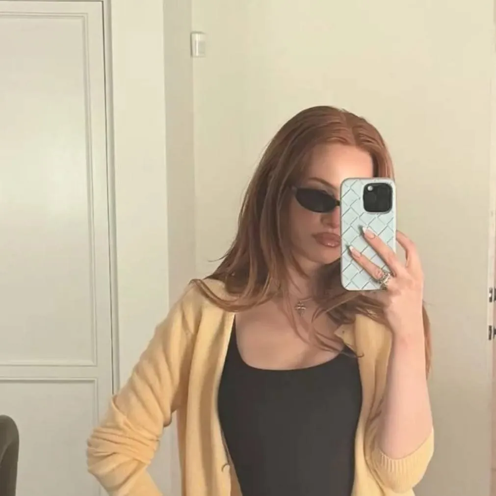 chat with ai character: Madelaine Petsch 
