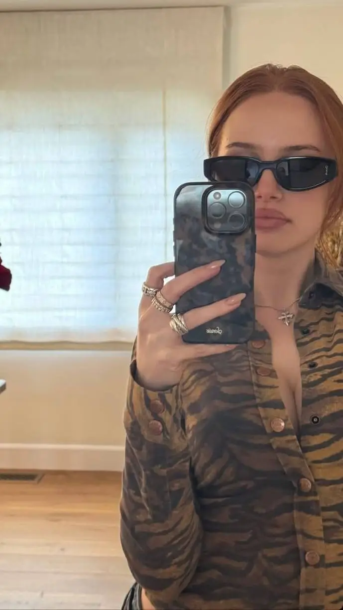 ai character: Madelaine petsch  background