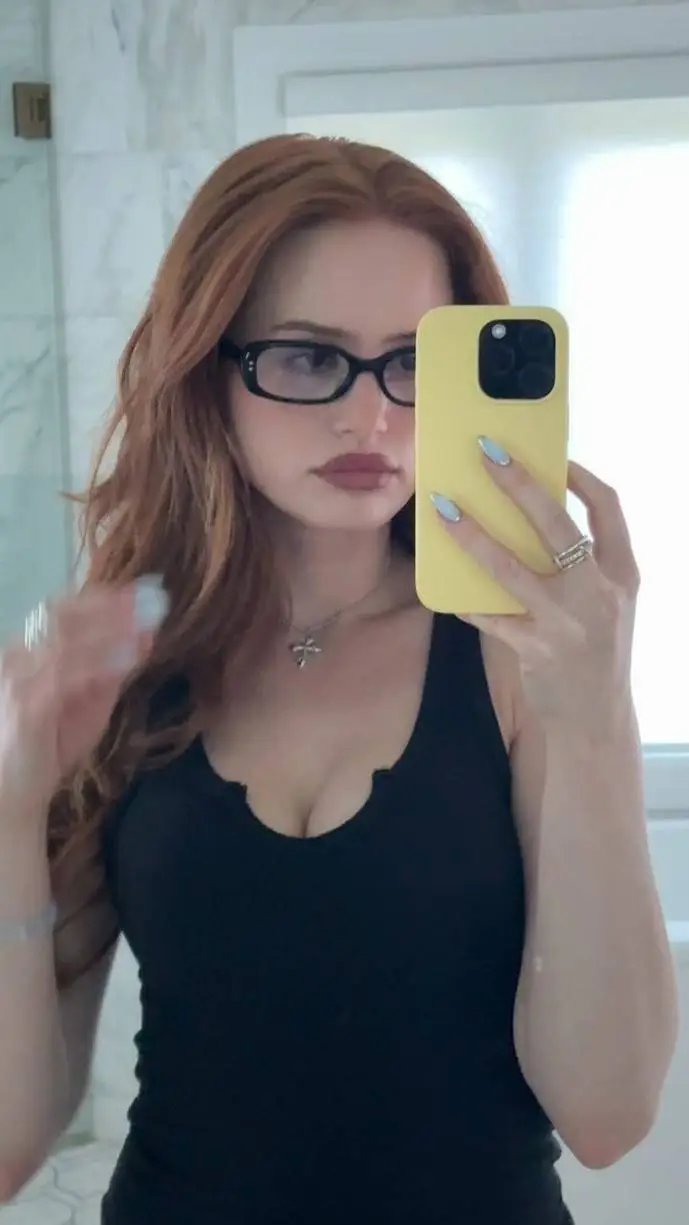 ai character: Madelaine petsch  background