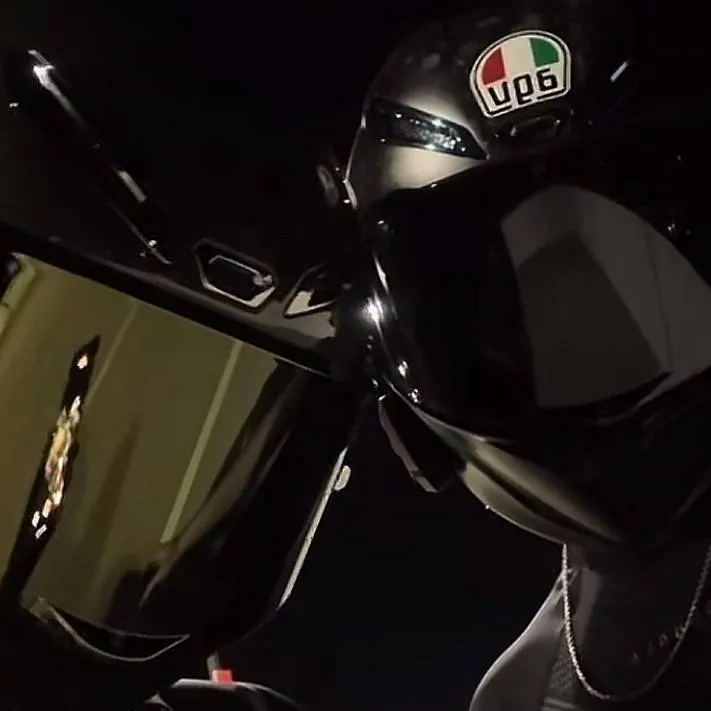 chat with ai character: Noah and Richard