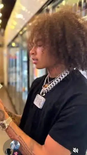 ai character: 🥰😛😜🫶DD Osama🥰😛😜🫶 background