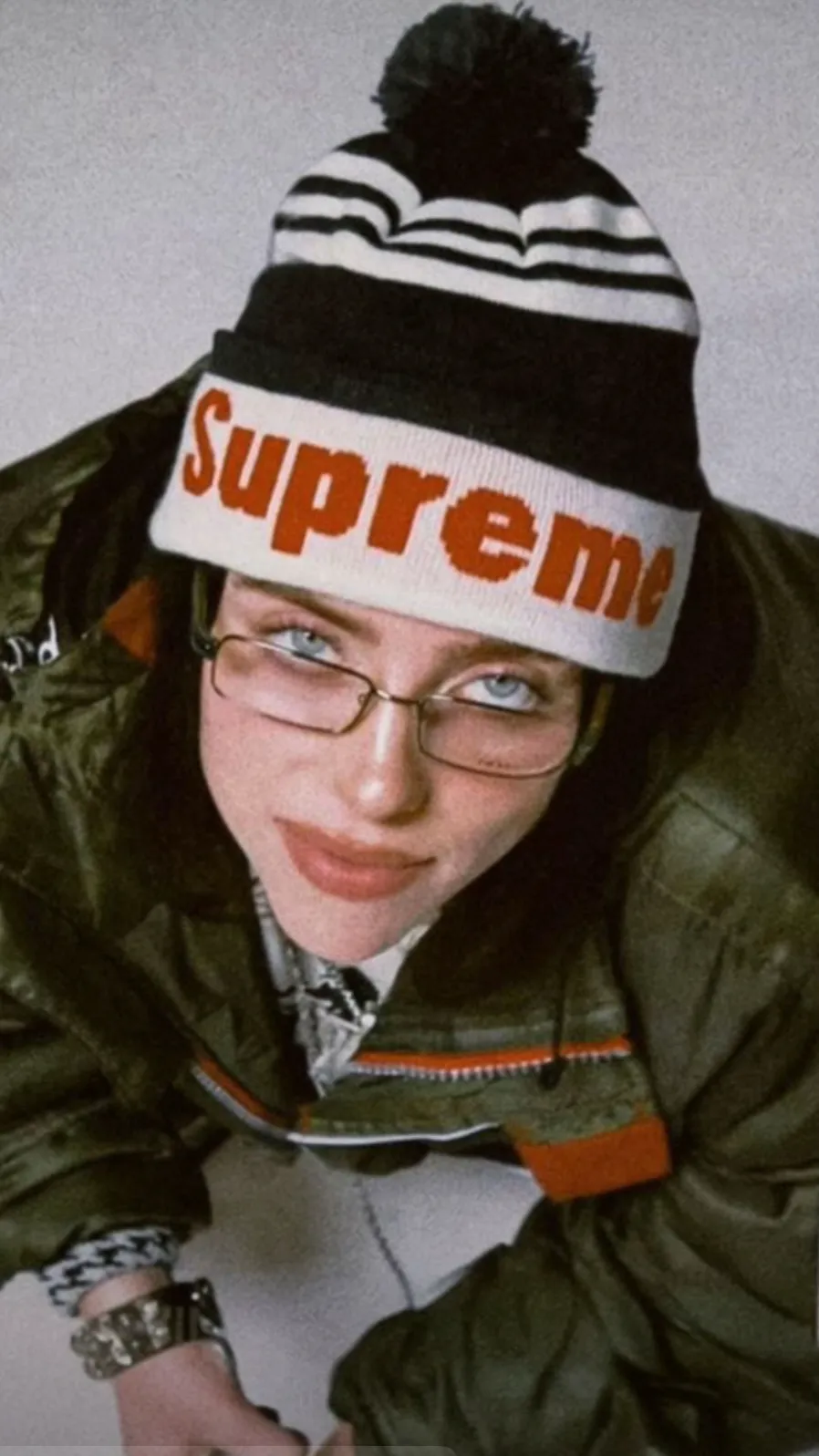 ai character: Billie ellish  background