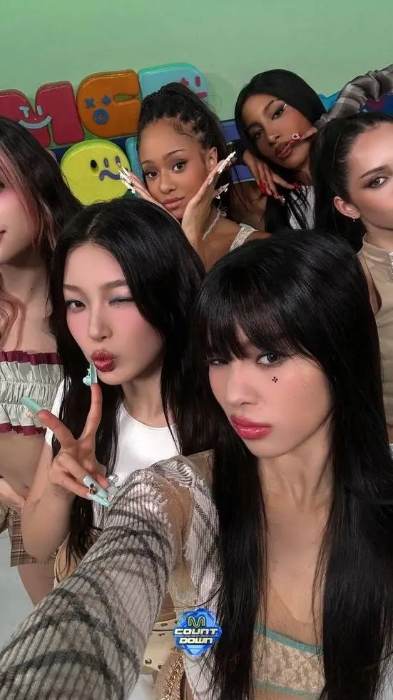 Talkie AI - Chat with katseye😍💅