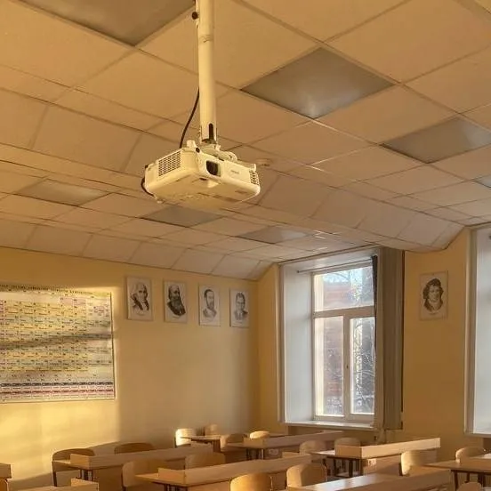 chat with ai character: 💕🫰Kpop School🫰💕