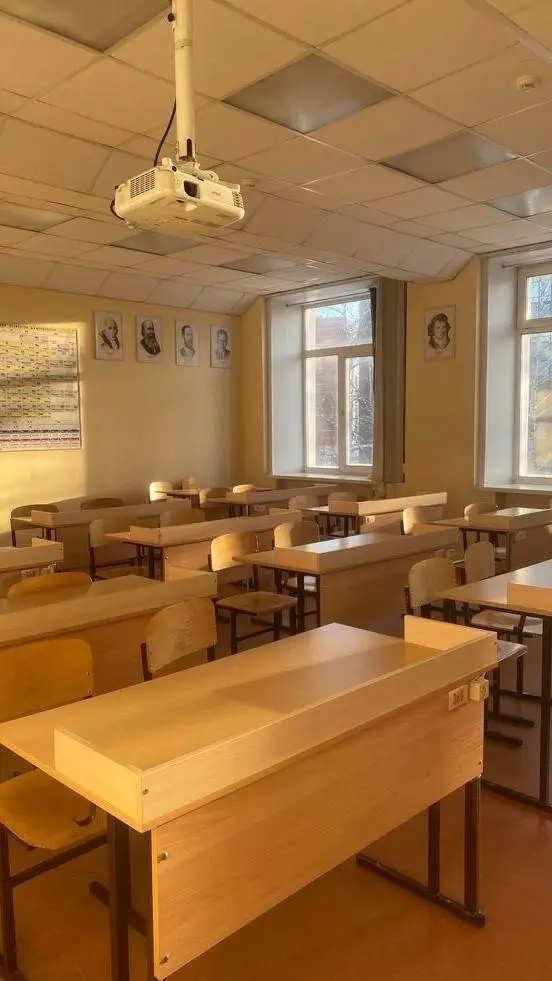 ai character: ☆School☆ background