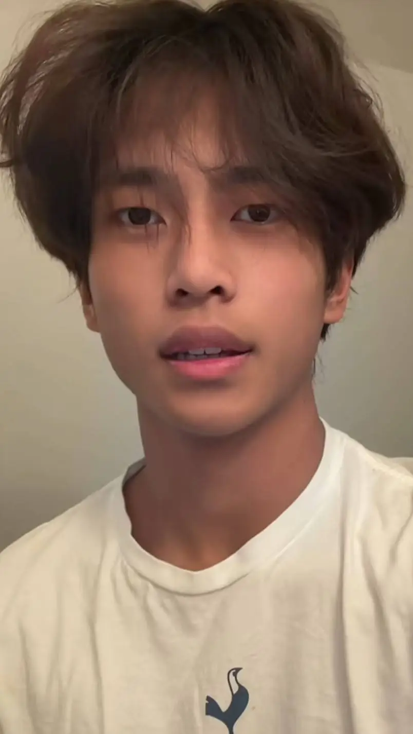 ai character: ✟DANIEL🍁 background