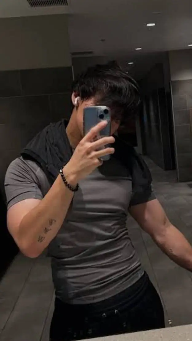 ai character: Jake♡♥︎ background