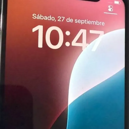 chat with ai character: Sr_iPhone