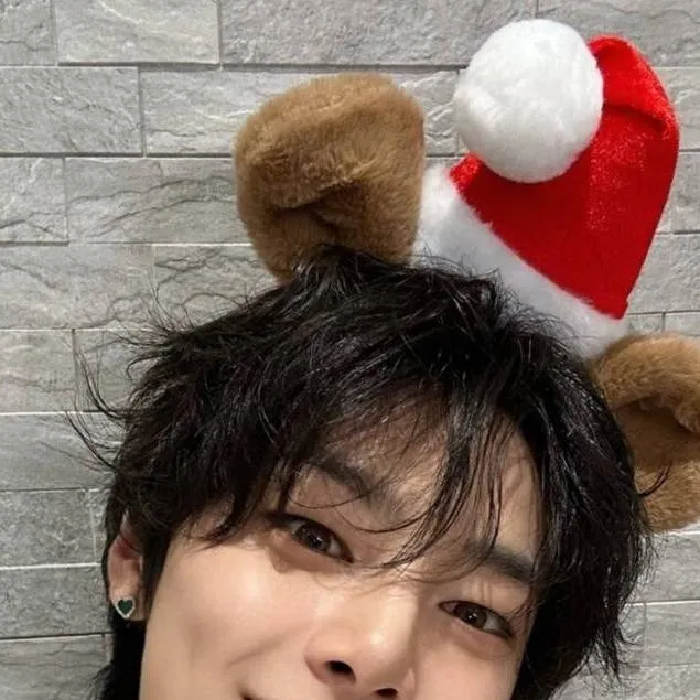 chat with ai character: Jeongin | skz 