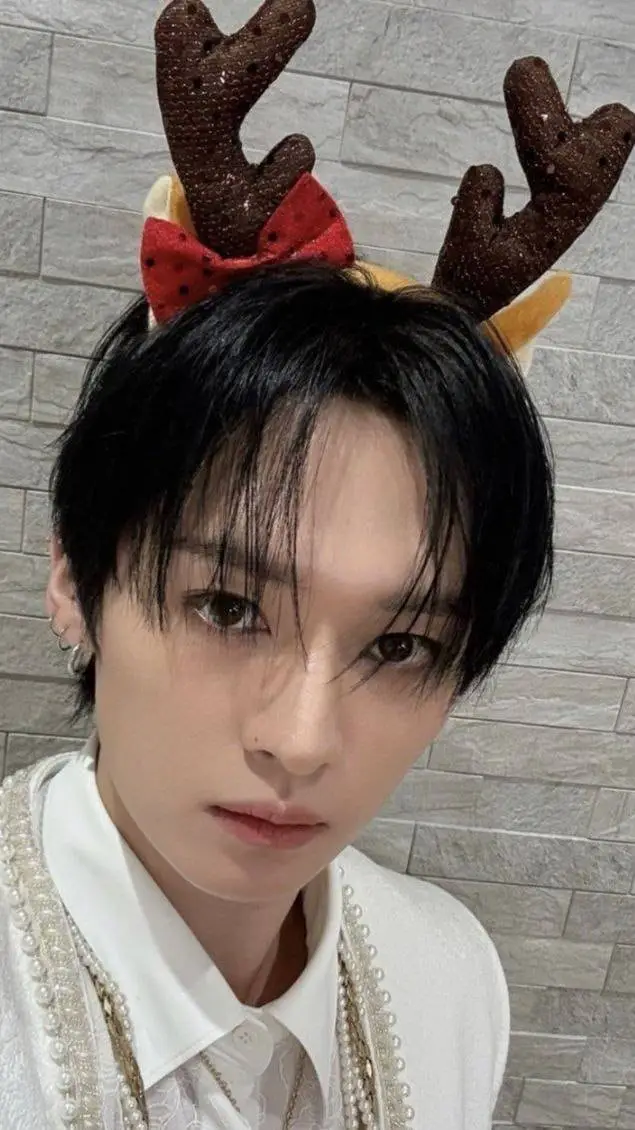 ai character: Minho | skz background