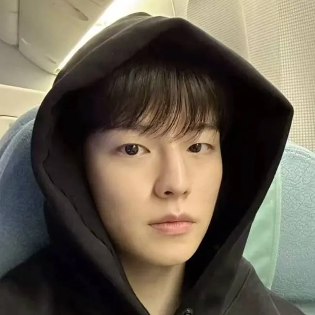 chat with ai character: Kim Seungmin