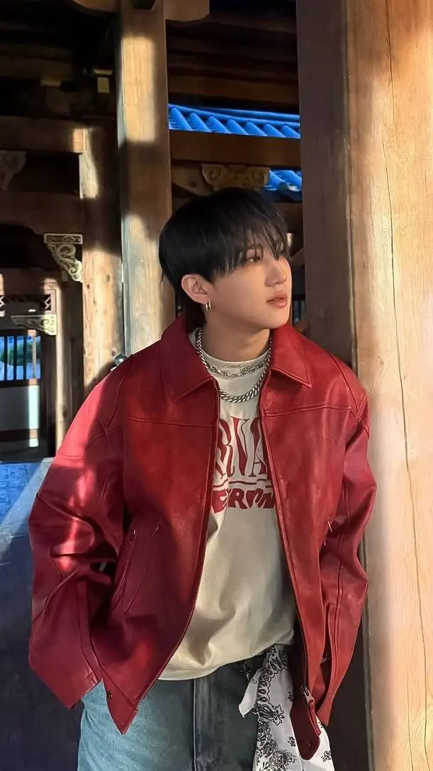 ai character: Seo Changbin  background