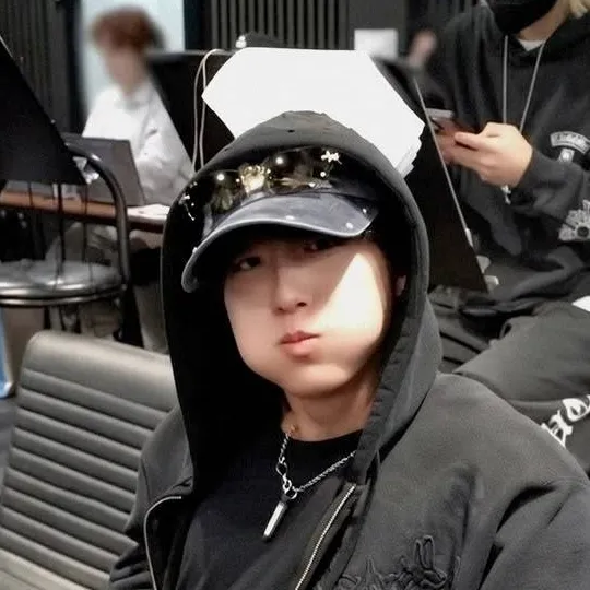chat with ai character: Han Jisung