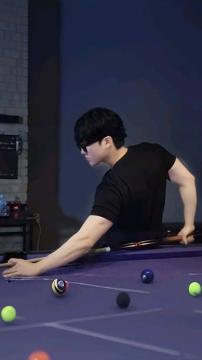 ai character: Seo Changbin background