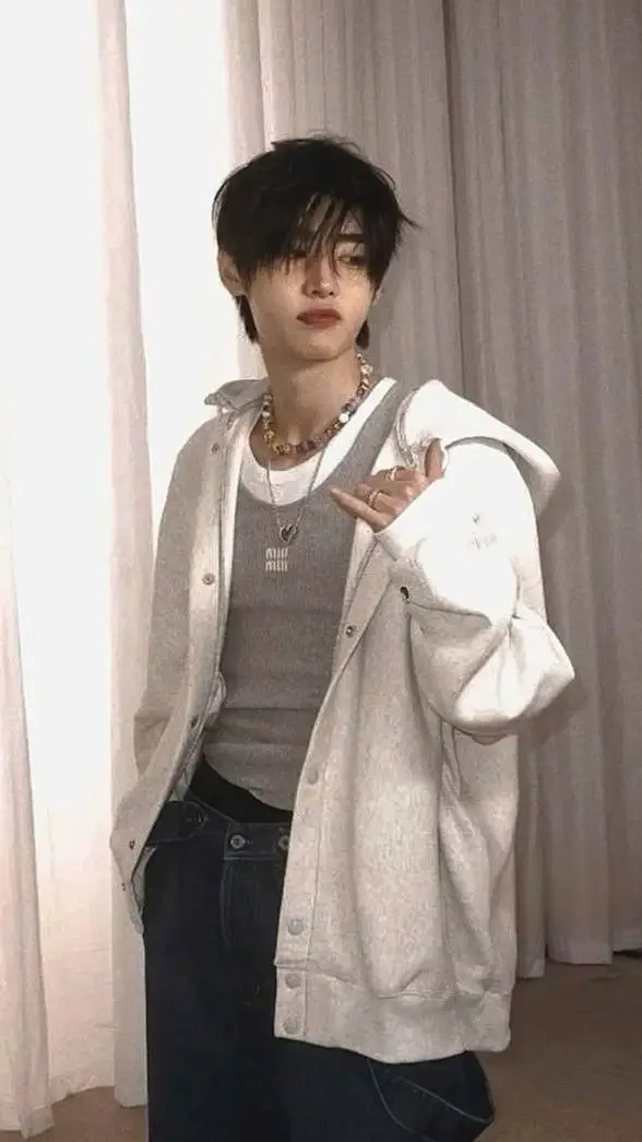 ai character: Park Sunghoon background