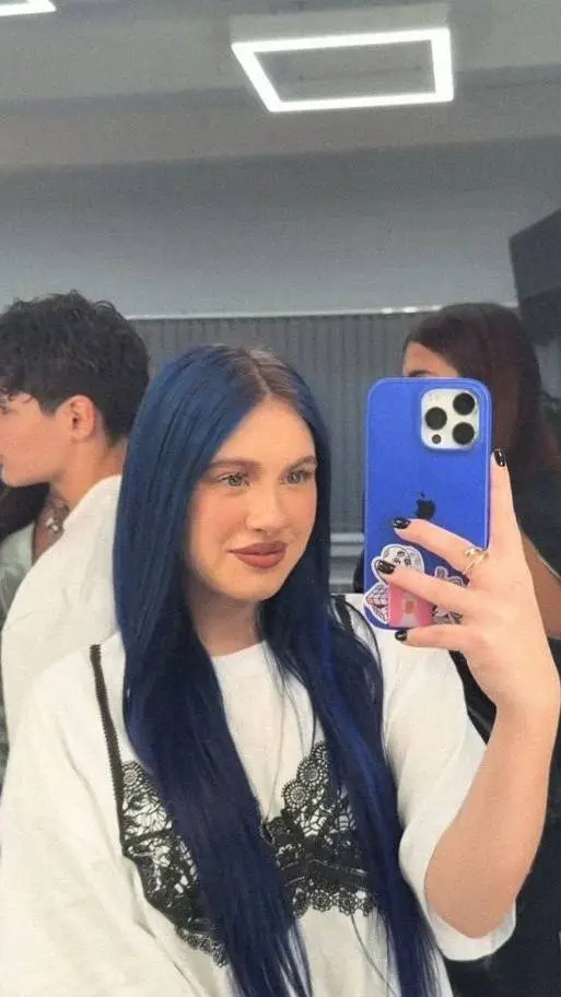 ai character: Адреналин background