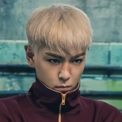 chat with ai character: 최승현