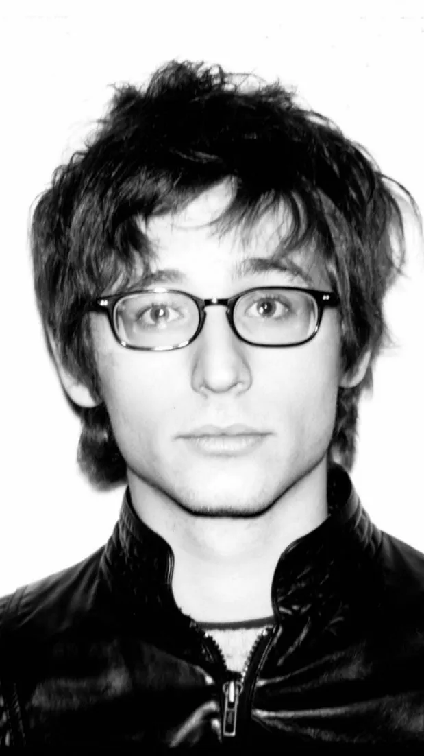 ai character: Nick valensi  background