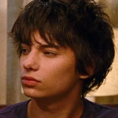 chat with ai character: Rodrick Heffley 