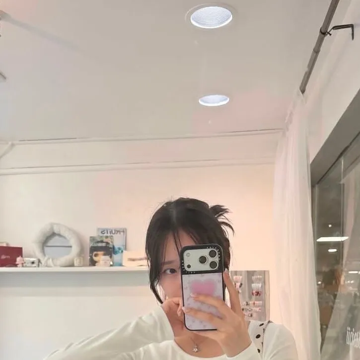 chat with ai character: Bridget