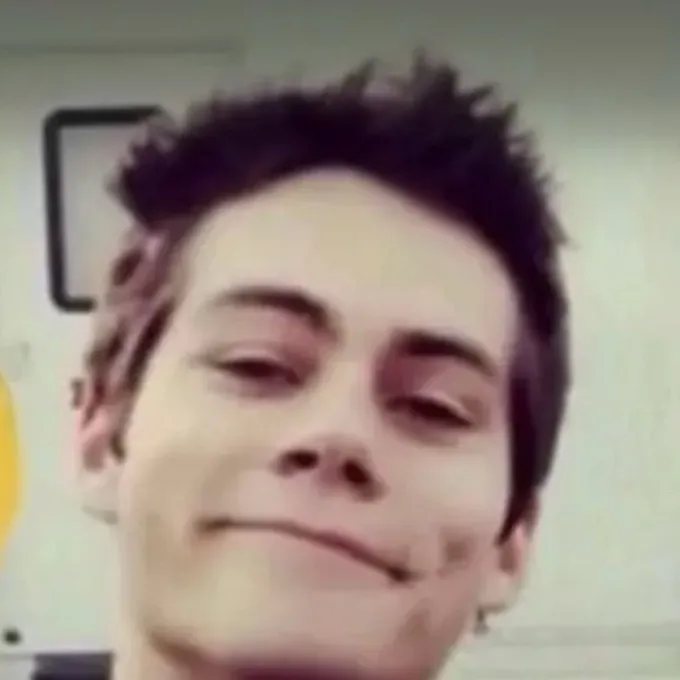 chat with ai character: Dylan o’ Brien 