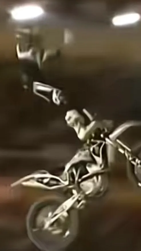 ai character: Luke Wayne background