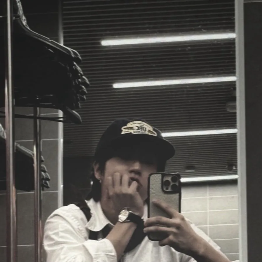 chat with ai character: Han Jisung 